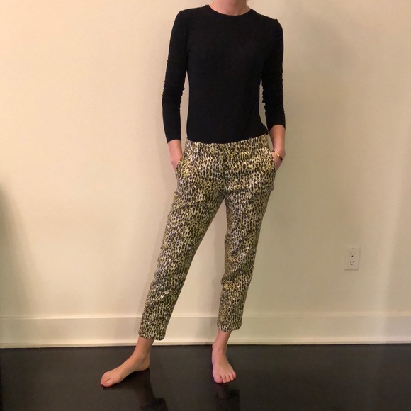 Ankle Capri Pants with colorful leopard design - Picture 2 of 6